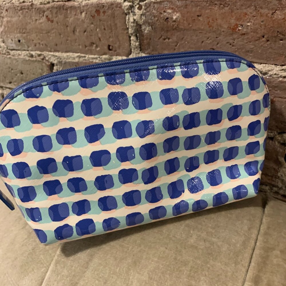 Kate Spade~ Make-Up Bag - Picture 4 of 15